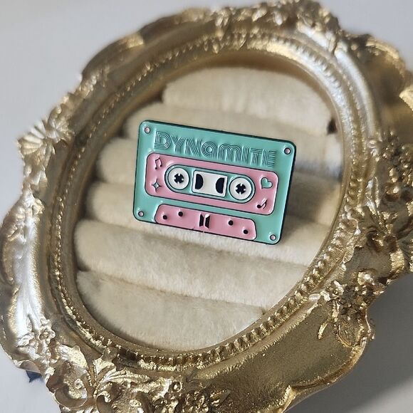 Retro Cassette Enamel Pin - Picture 1 of 3